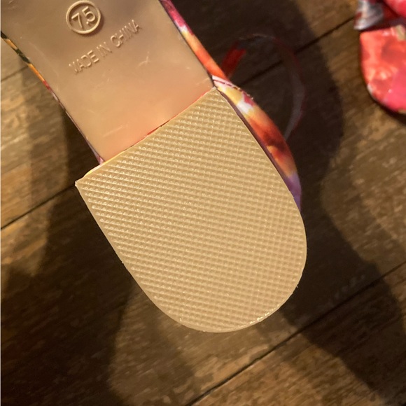 Betsey Johnson Floral Block Heel Ankle Strap Sandal - Picture 10 of 11